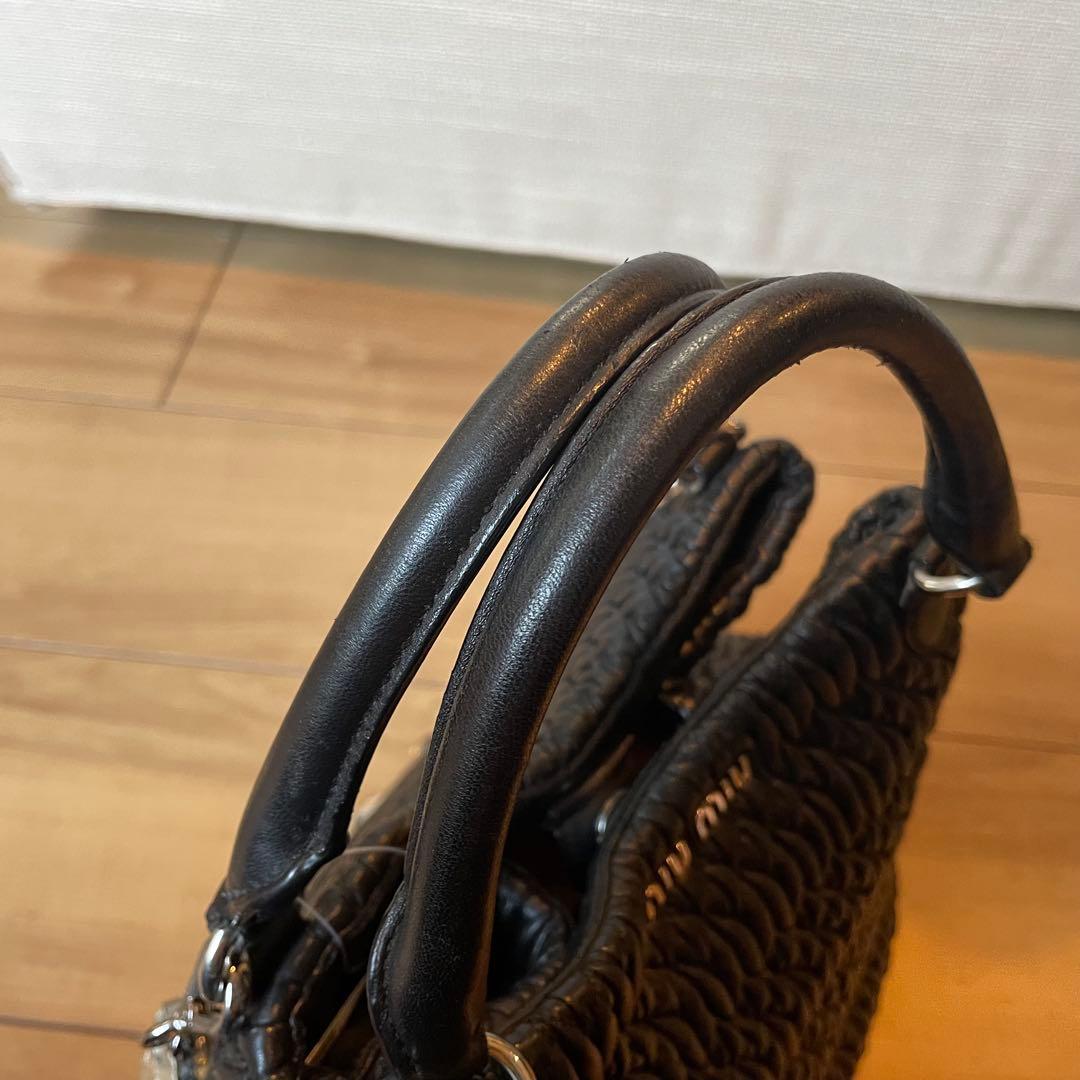 ミュウミュウ　ナッパクリスタル　ハンドバッグ　ショルダー　ブラック