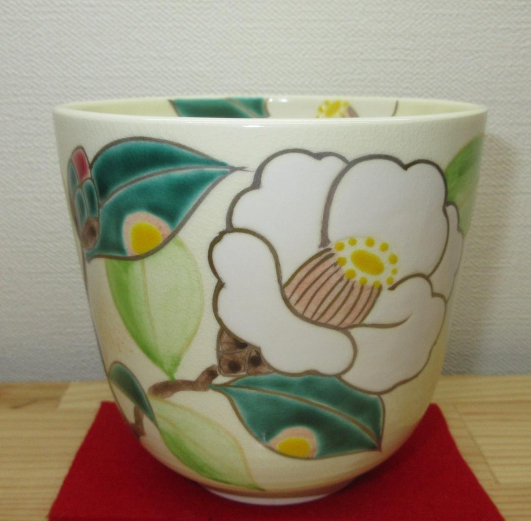 送料込【逢絢亭・新品】茶道具 筒茶碗 京焼 白玉椿の図 水出宋絢 紙箱入り