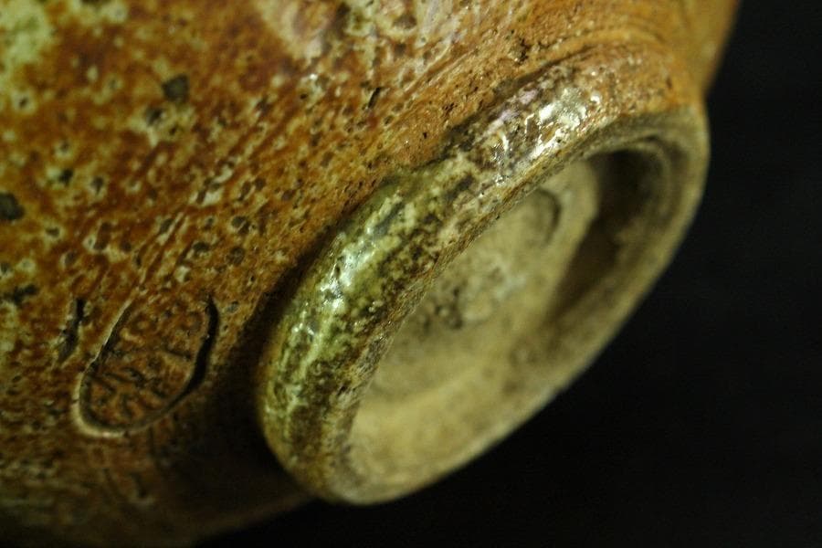 茶道具 古信楽 茶碗 在印 時代箱 骨董(K-YC524)