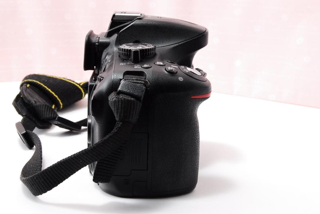 〓デジタル一眼レフカメラ〓ニコン Nikon D5200 ボディ