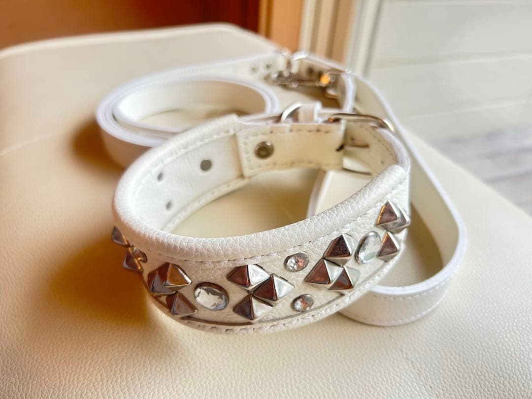 ホワイト　レザー スタッズ付き　首輪&リード　※リードは新品です！