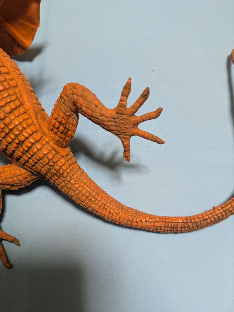 エリマキトカゲ 昔のゴム製フィギュア