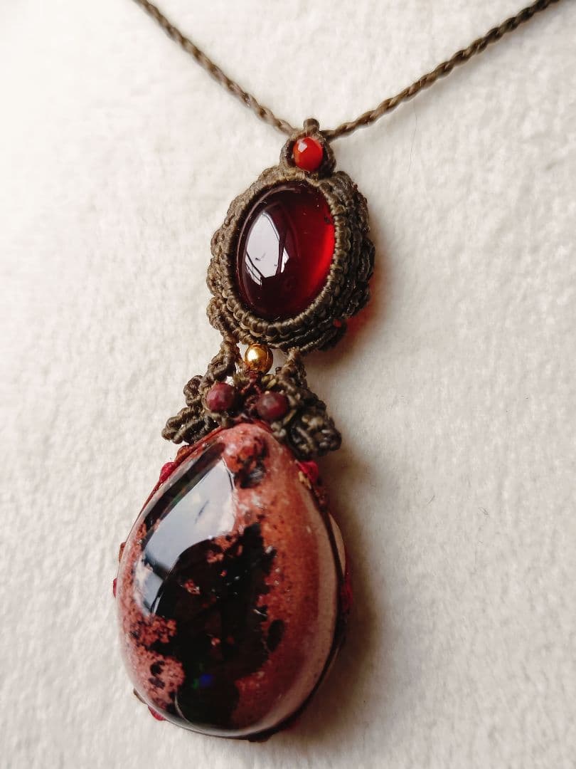 カンテラオパール&ガーネット マクラメネックレス　❁優しい森と赤❁