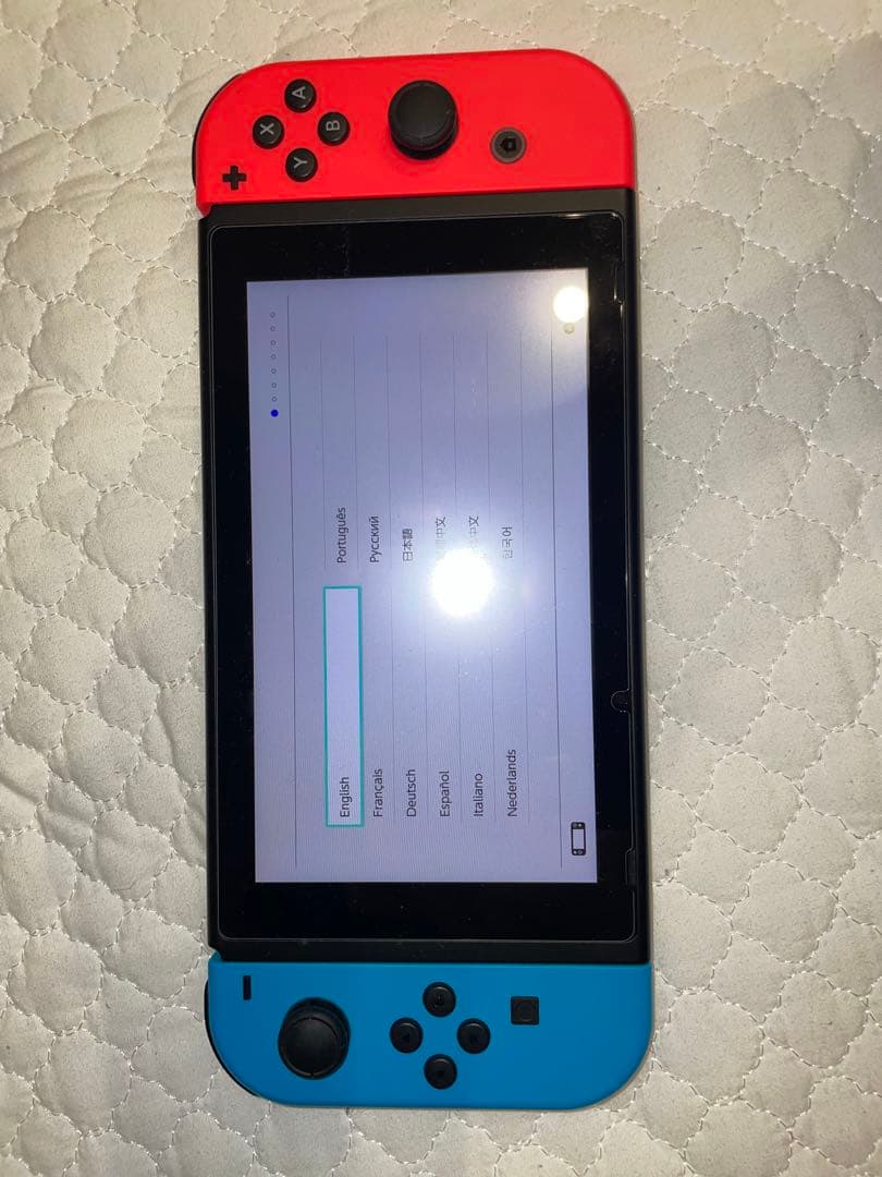 ユ*す様 Nintendo Switch 本体 赤/青 Joy-Con付き美品