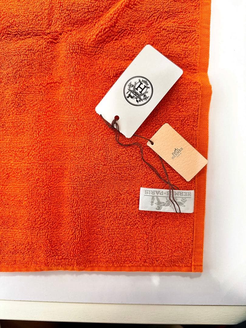 新品・未使用、箱付きHERMES（エルメス）ステアーズ タオル