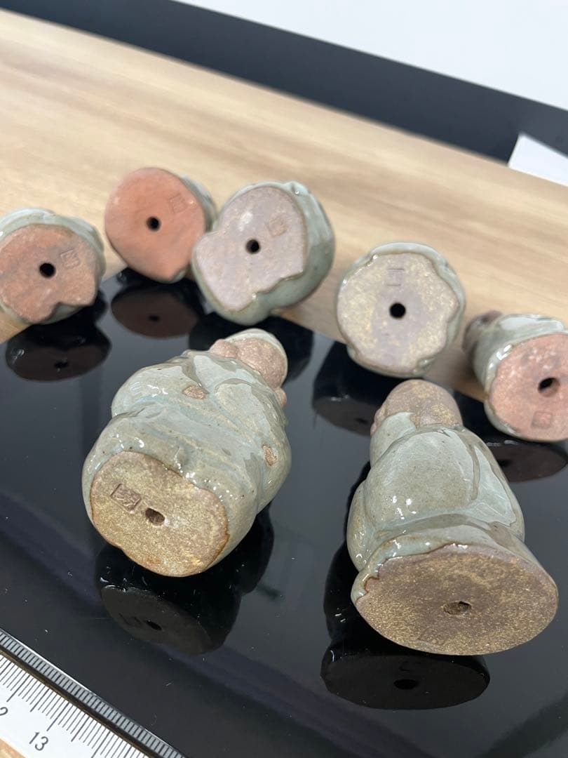 芳月作　芳月造　陶器製 七福神 置物セット 黒台座付き