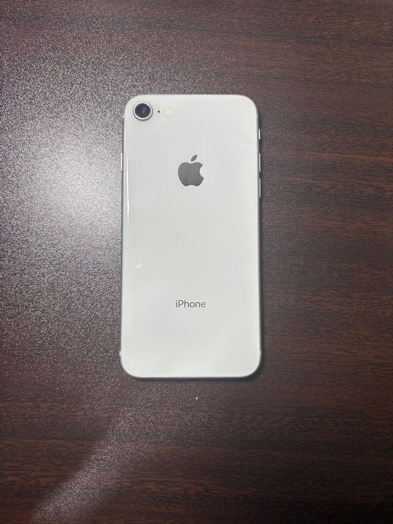 Apple iPhone 8 ホワイト 64G 85% SIMロック解除済み