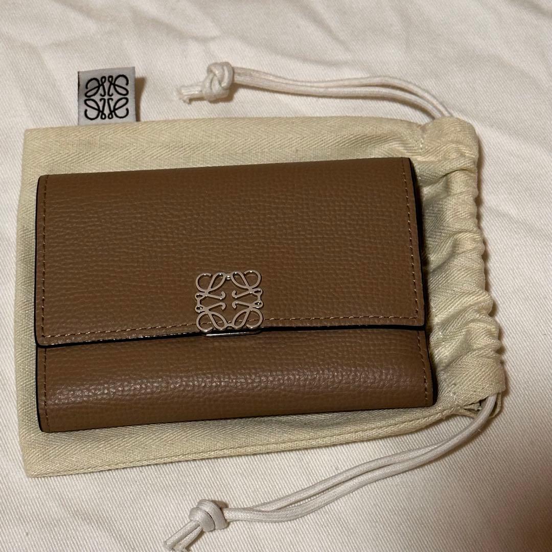 ロエベ LOEWE グレージュ 三つ折り財布