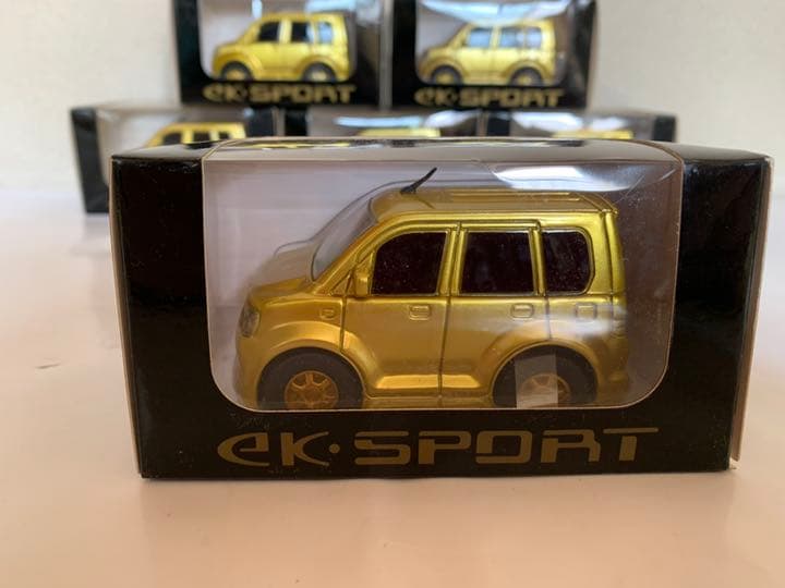 非売品三菱自動車 ek・SPORTゴールド・デジタル時計（プルバックゼンマイ付）