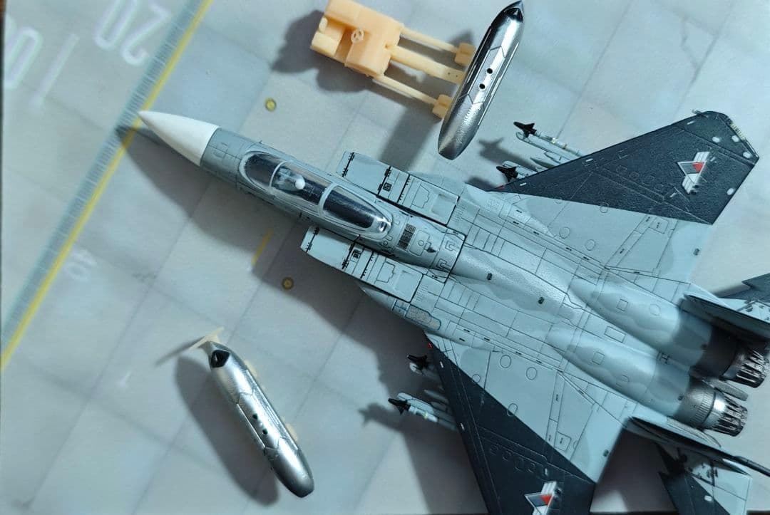 1/144 電飾改造 完成品 F-15c PLSL付き サイファー 円卓の鬼神