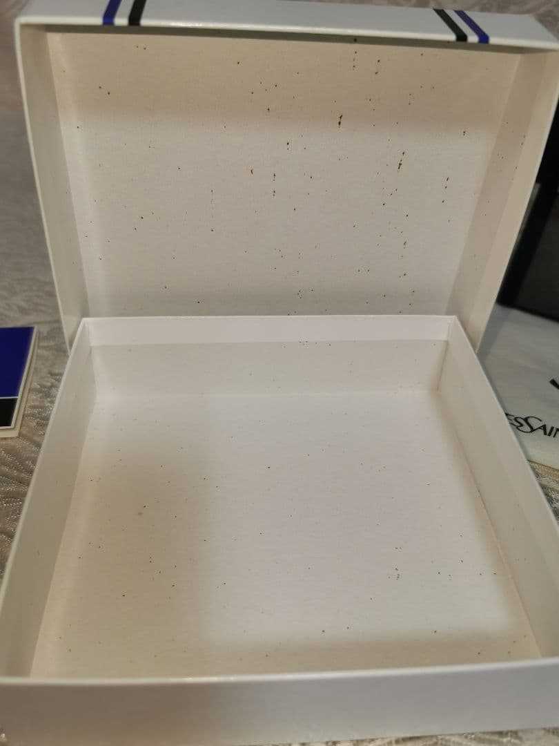 未使用　イブサンローラン ガマ口 二つ折り財布