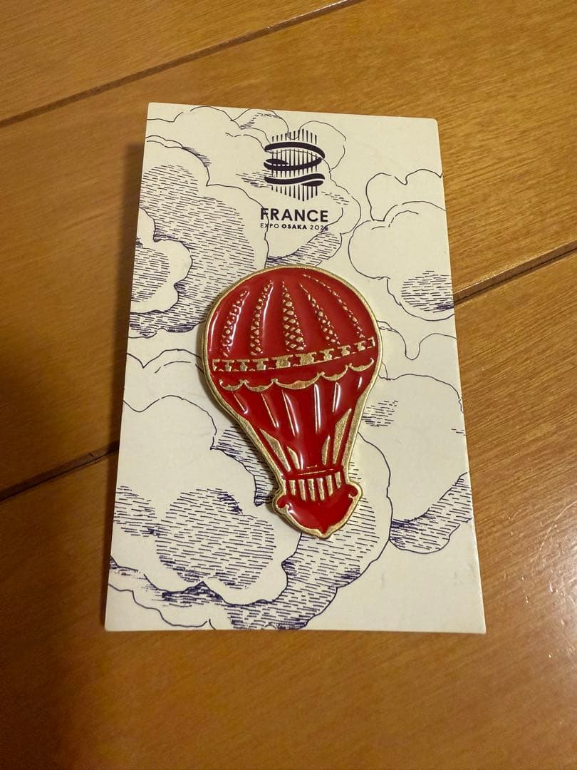 大阪万博　フランス館　ピンバッジ　気球