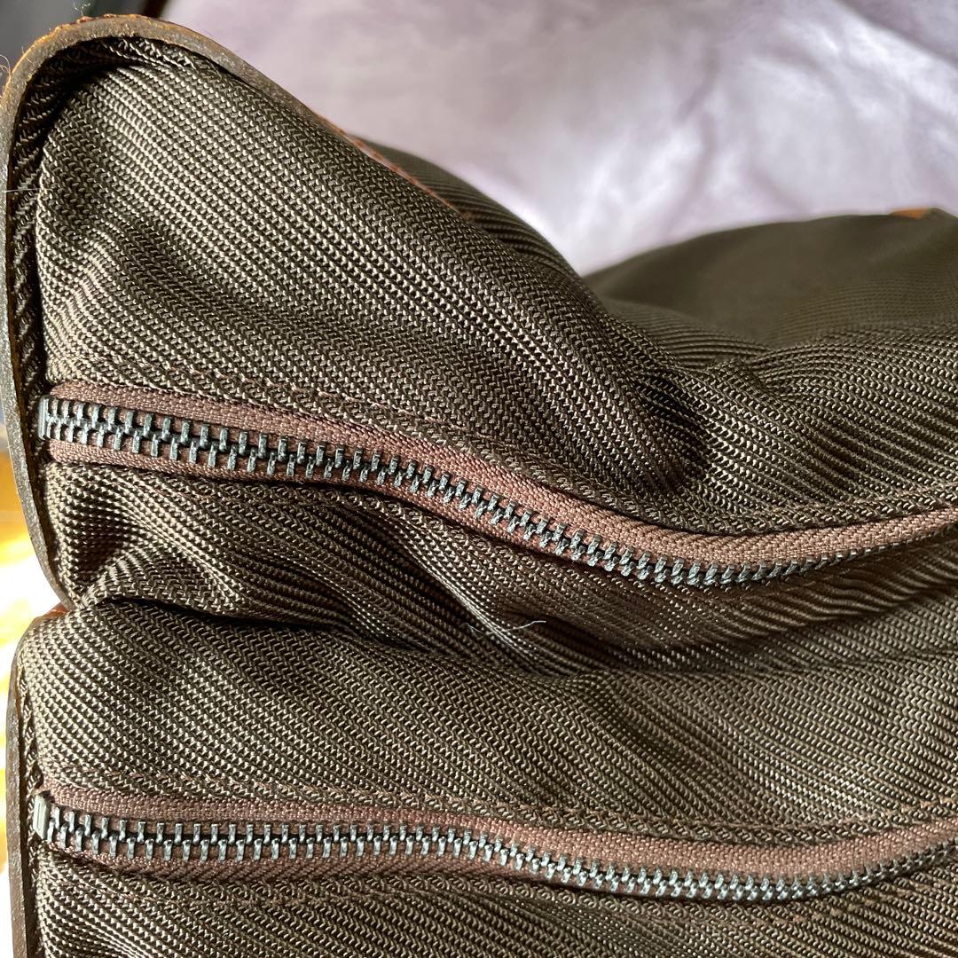 大型バッグ、旅行、Lagasha 、4室 ペン入れ等仕切り多数、肩掛けベルト付き