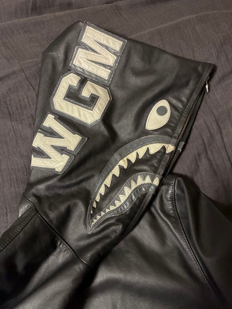 青山限定 A BATHING APE　レザー シャークパーカー M エイプ