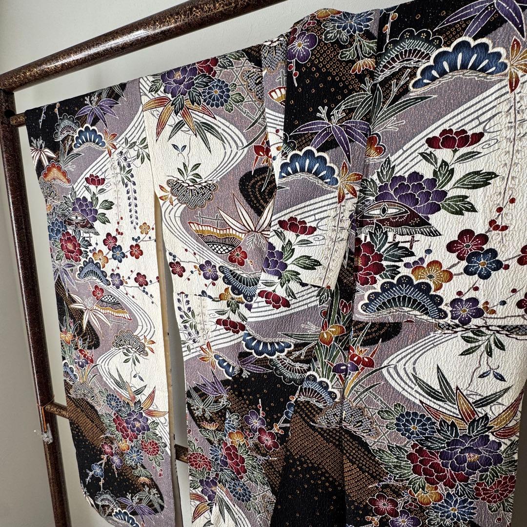 超美品　袷　広襟　振袖　現代　振袖　成人式　着物　166　現代　ふくれ織　黒　白