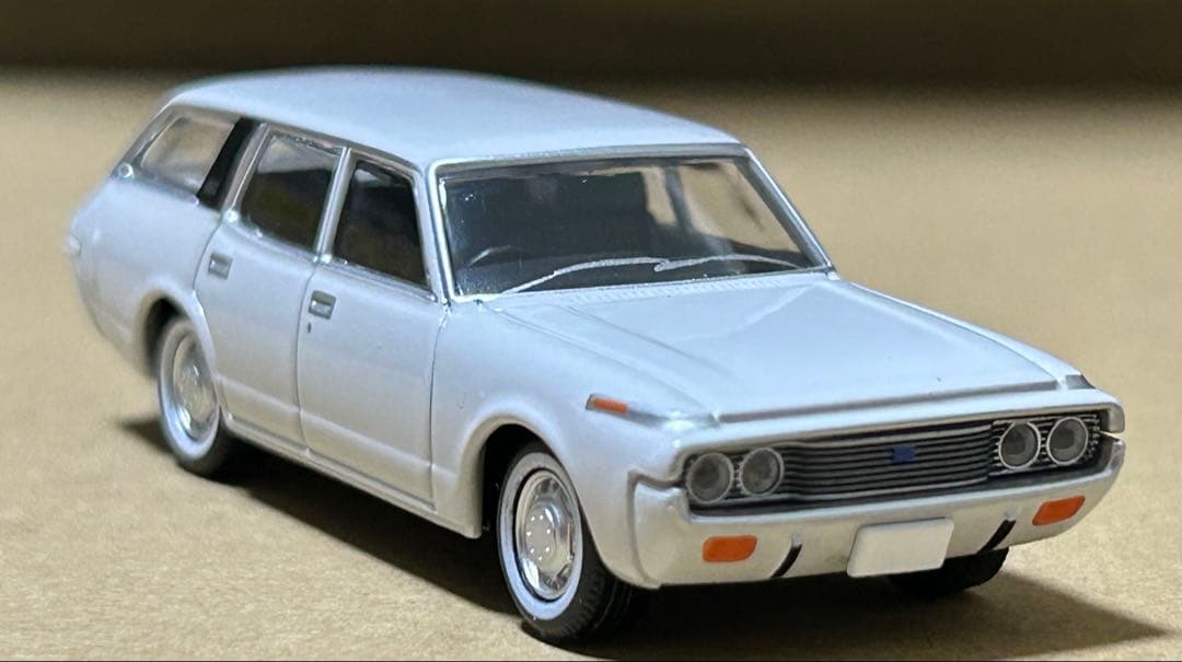 トミカリミテッドヴィンテージネオ トヨタ クラウン カスタム