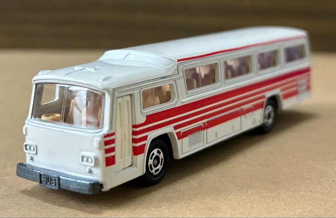 ロングトミカ L4 富士重工 セミデッカー型バス