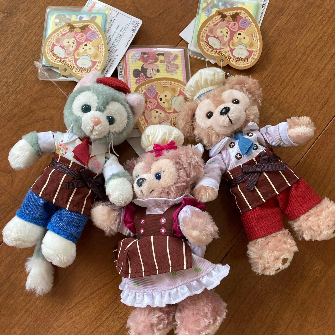 ダッフィー、シェリーメイ 、ジェラトーニ ぬいぐるみバッチ未使用品タグ付き