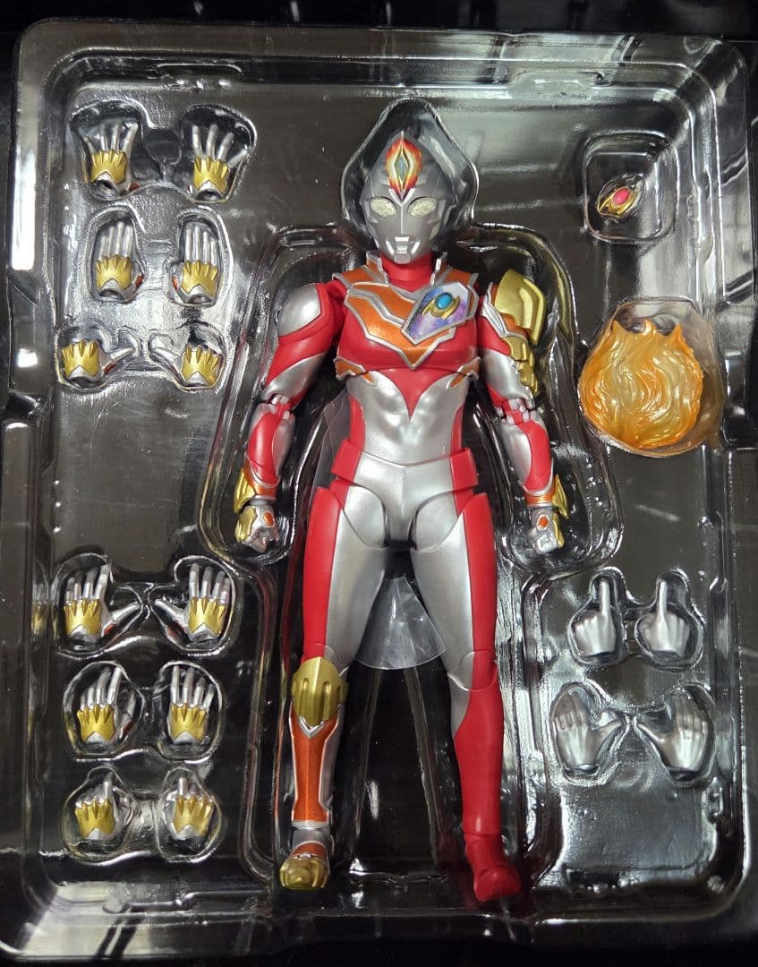 【新品同様】S.H.フィギュアーツ ウルトラマンデッカー 4体セット※おまけ付き