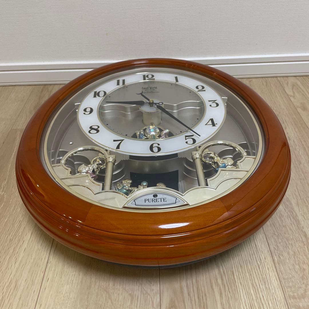 RHYTHMのスモールワールドからくり時計