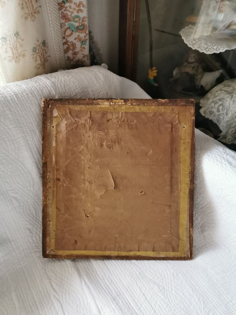 アンティーク 水を汲む女性 ラッパを吹く少年 プチポワン彫刻額装 ガラスフレーム