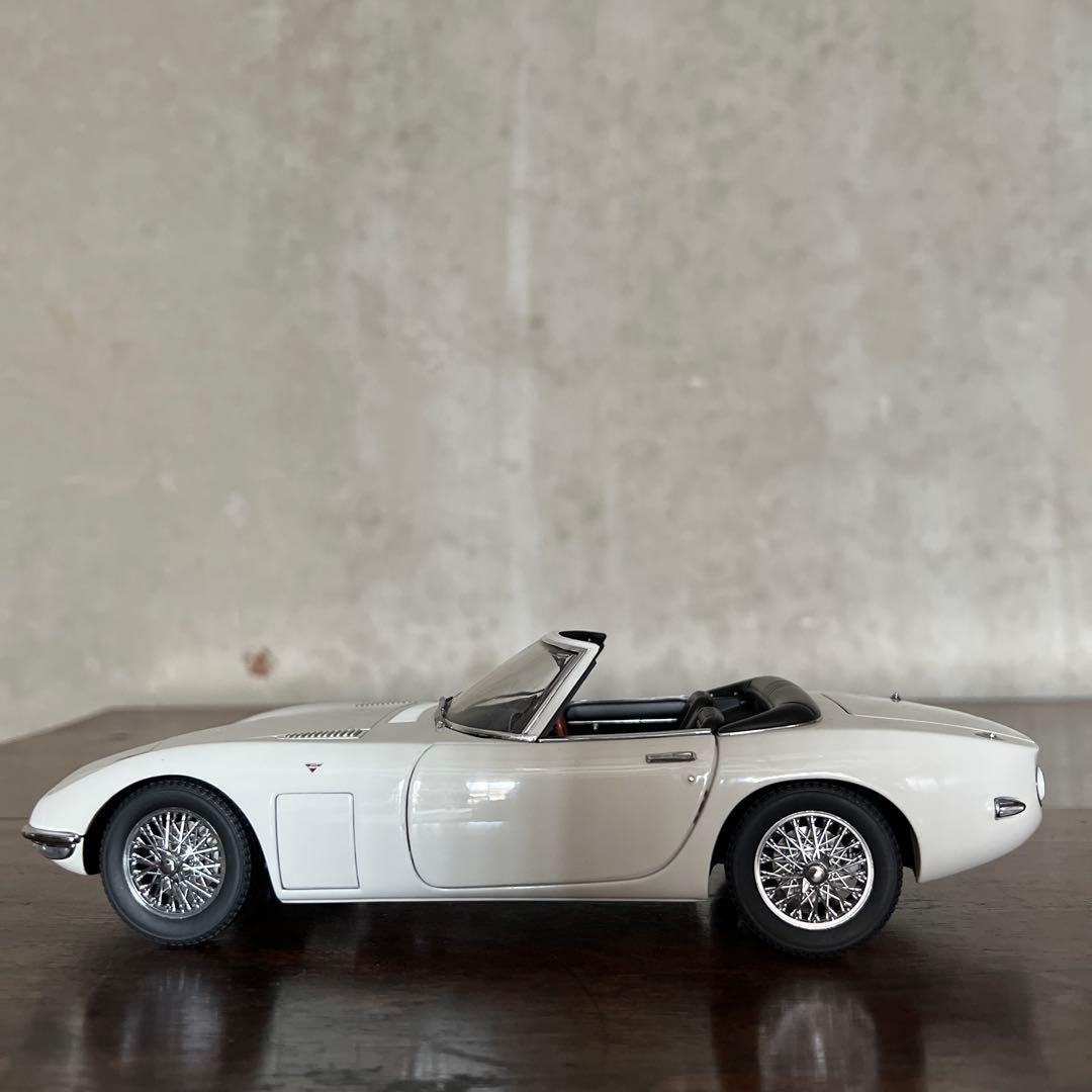 オートアート　1/18TOYOTA 2000GT カブリオレモデル　ミニカー