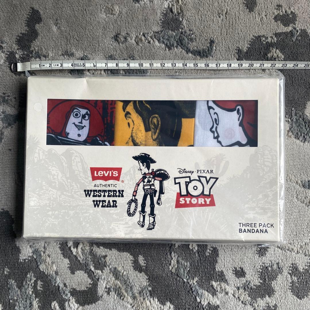 新品未使用　トイストーリー ✖︎ リーバイス バンダナ 3枚入り