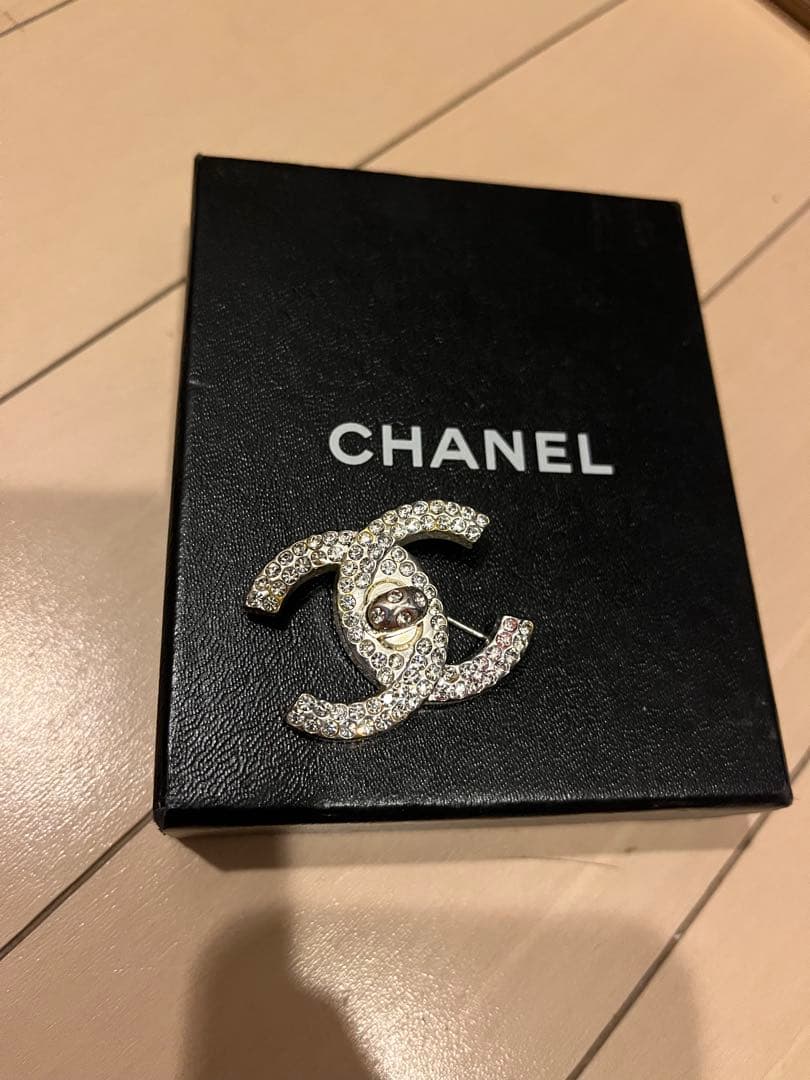 正規品　CHANEL ターンロック　ヴィンテージ　ブローチ シルバー