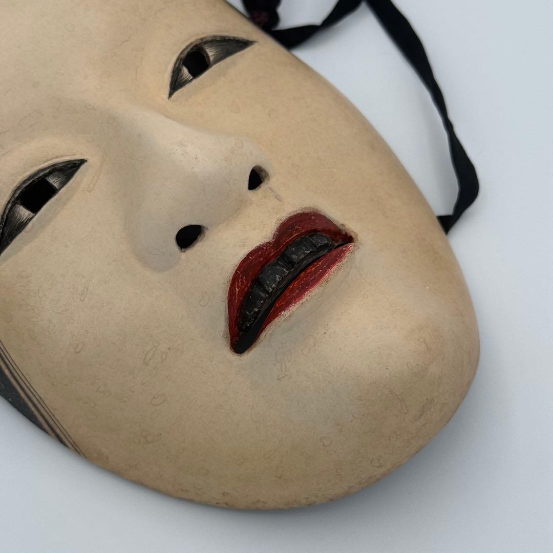 能面「若女」　木彫り　能　日本伝統　日本舞踊