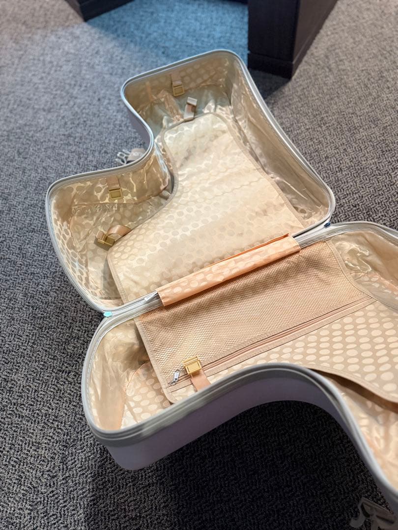 美品☆キッズトラベル　子どもが乗れるキャリーケース　くすみピンク