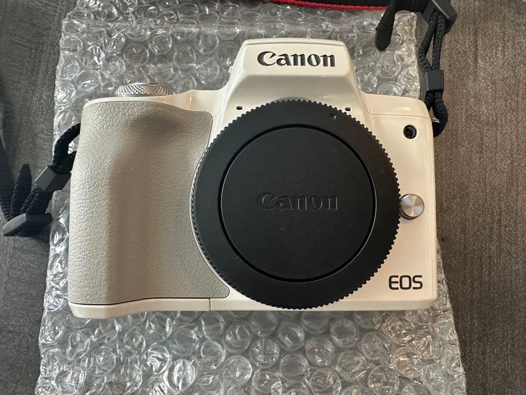 【美品】Canon／EOS Kiss M 本体　ホワイト