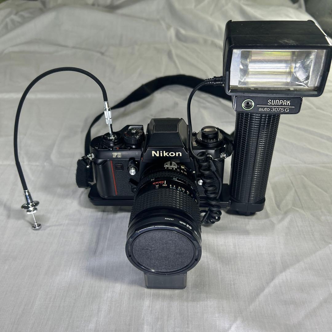 Nikon F3 豪華フルセット 液晶漏れなし・ケース　ストロボ付　ストラップ