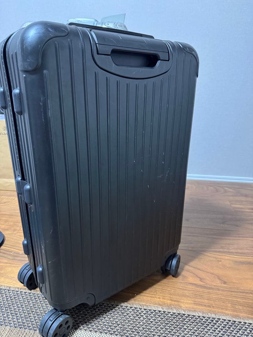 RIMOWA ブラック 中型キャリーケース