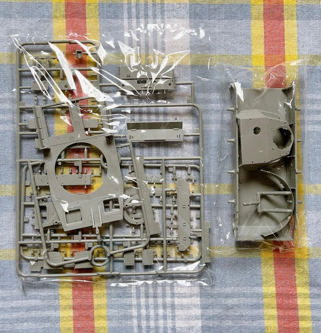 サイバーホビー 1/35 四号戦車H型 後期型 w/ツィメリット 4号戦車H型