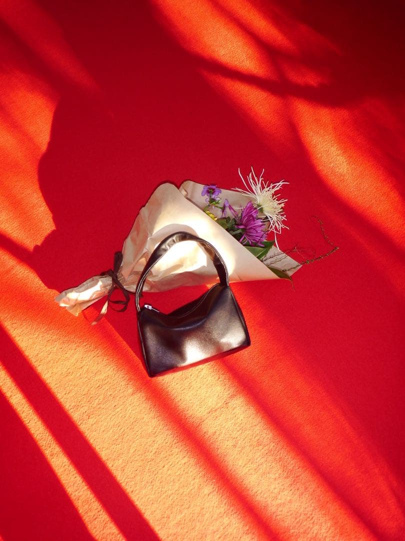 KEESE 黒 レザーショルダーバッグ ジップ Sサイズ ユニセックス