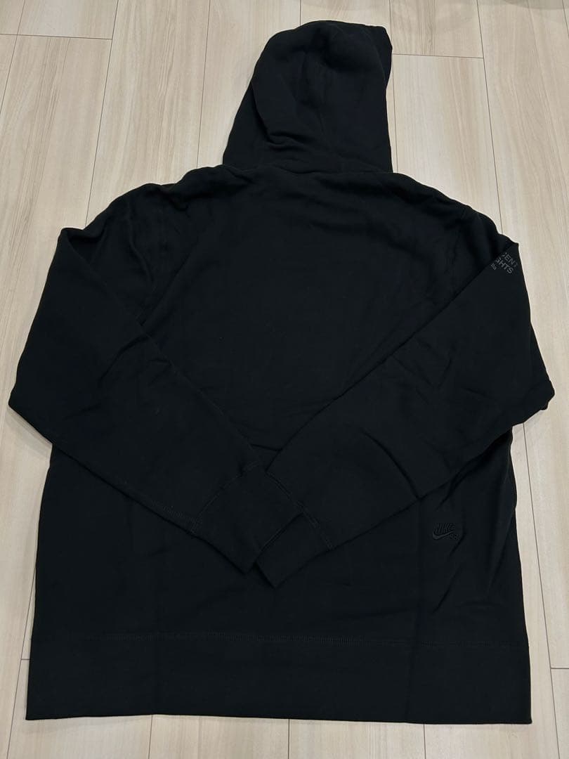 【新品】NIKE ナイキ ブラック パーカー スウェットパーカー 黒　XL