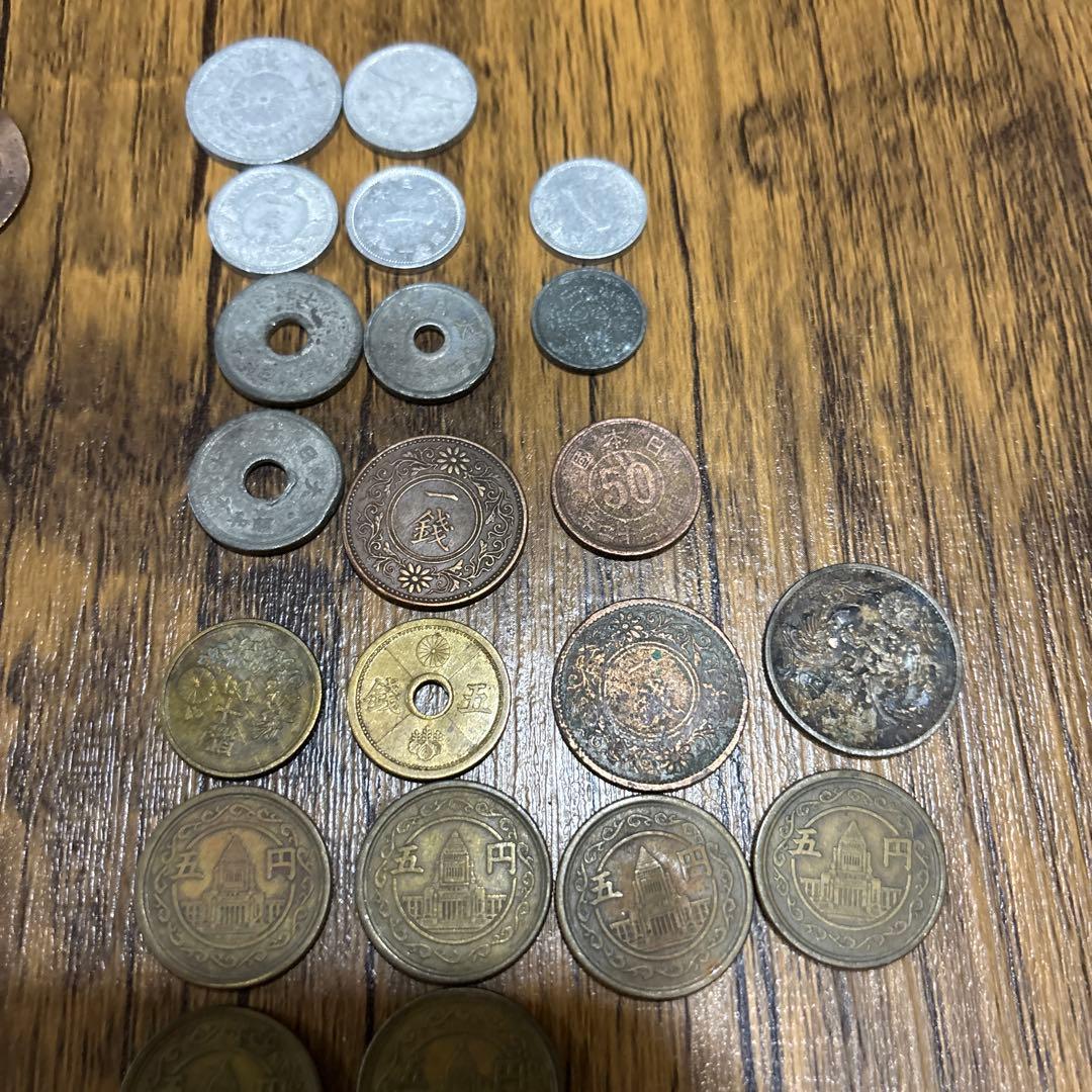 記念硬貨と古銭のセットです