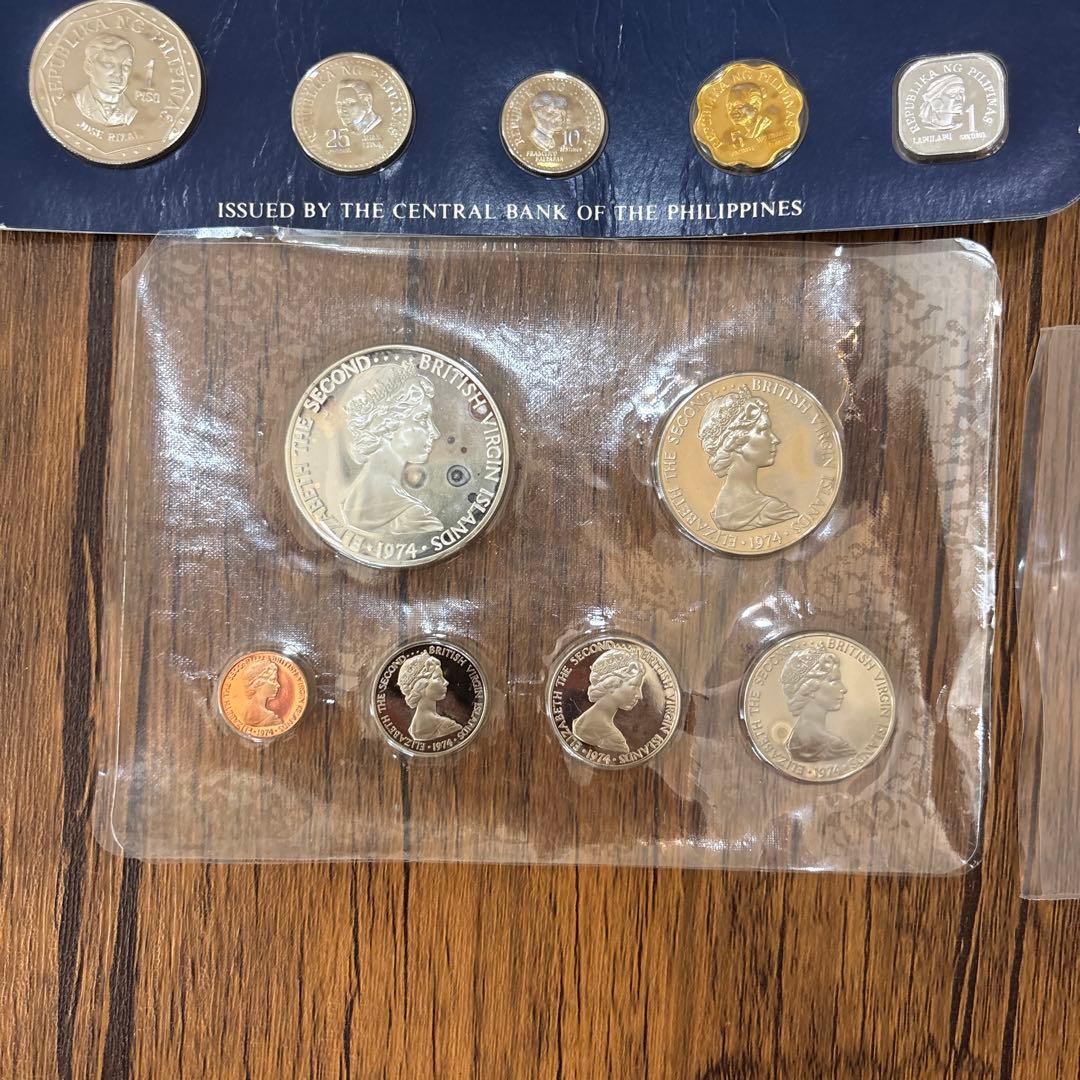 記念硬貨と古銭のセットです