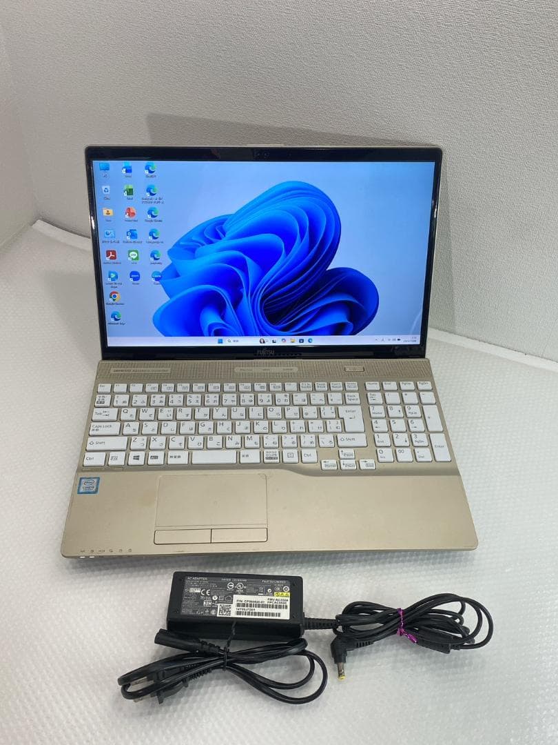 美品 ノートパソコン 富士通 Corei3 メモリ8GB office2021付