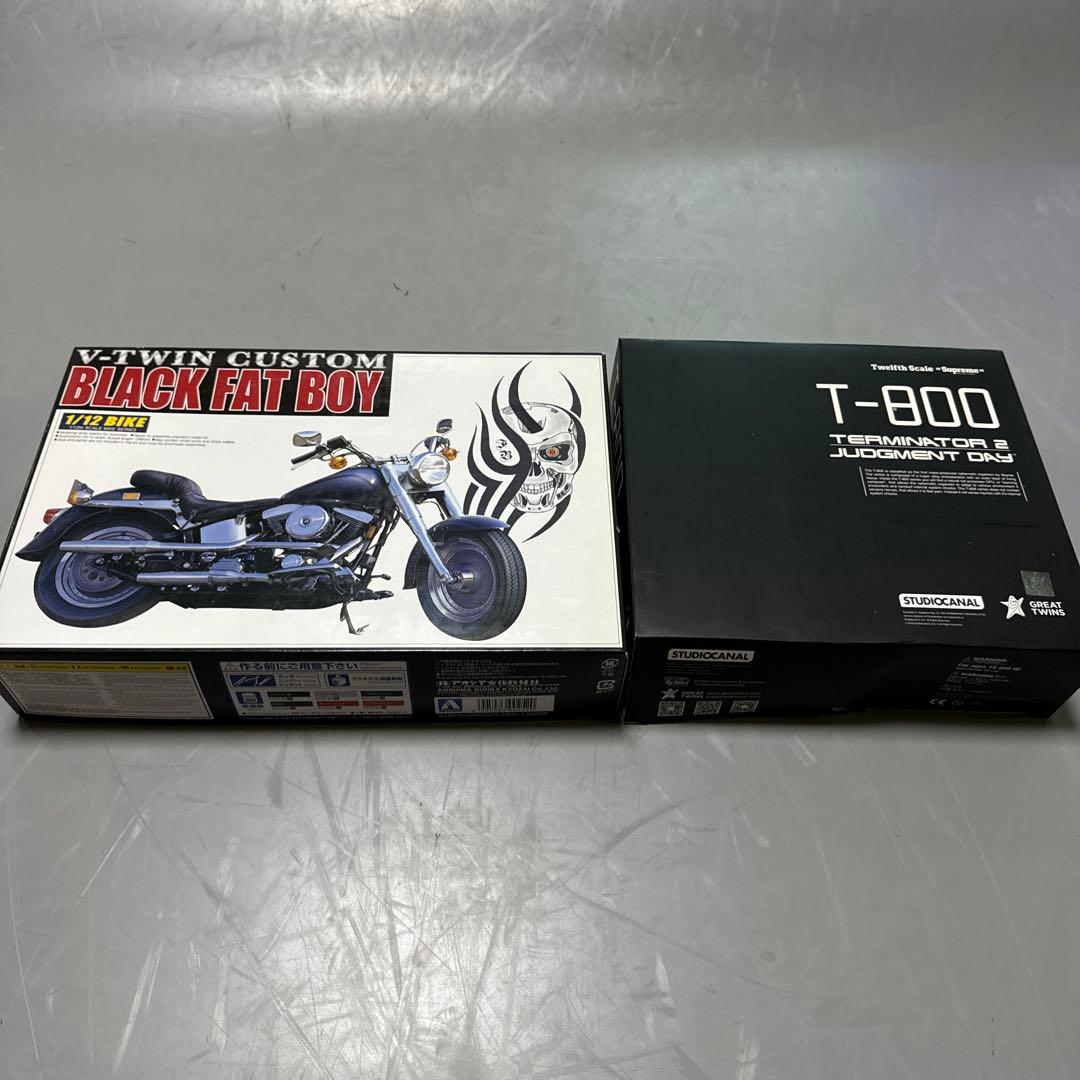 ターミネーターフィギュアとバイク