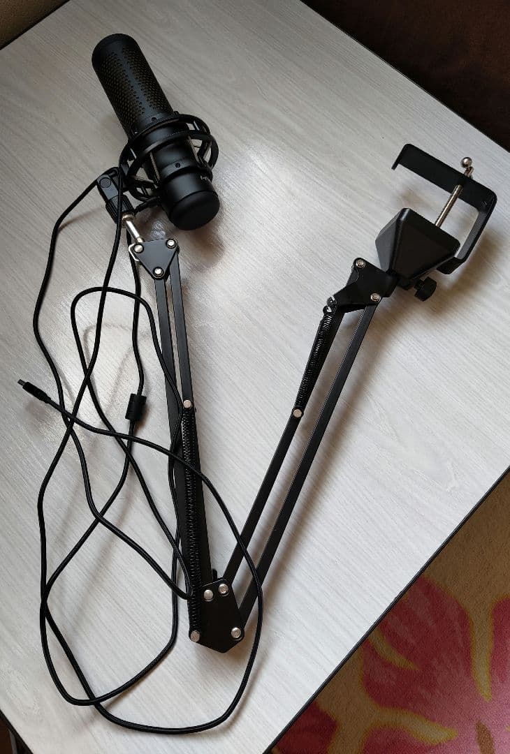 HyperX QuadCast S　マイクアーム付