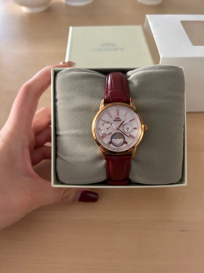 ORIENT 「太陽と月」パールダイヤル レッドレザー レディースクォーツ