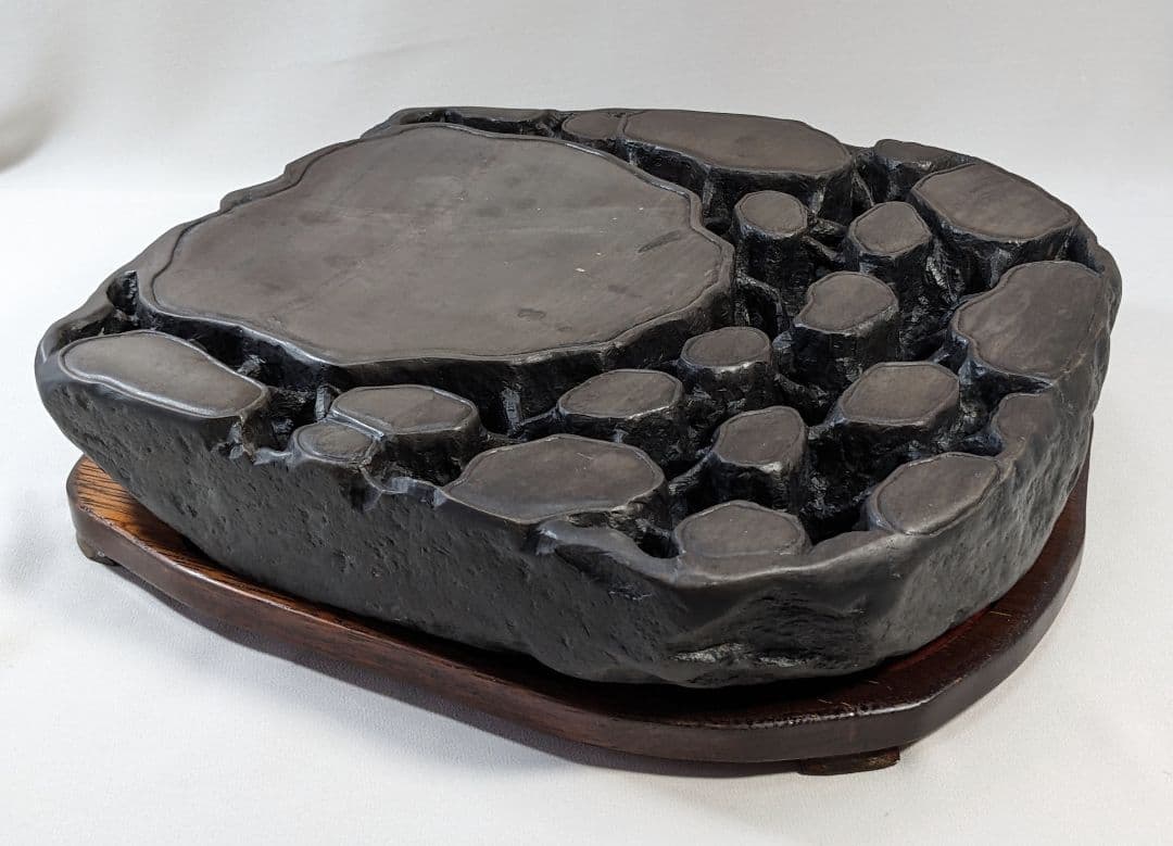 中国端渓硯　超特大硯　石紋　石斑　鋒鋩（ほうぼう）　馬肝色　骨董　書道具　希少品