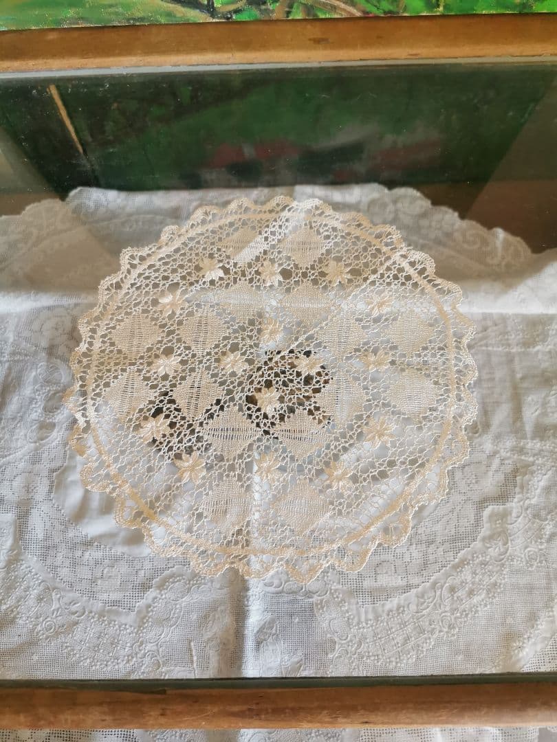 アンティーク イタリア 繊細で涼やかなリネンレース ボビン編み 立体的な花と葉