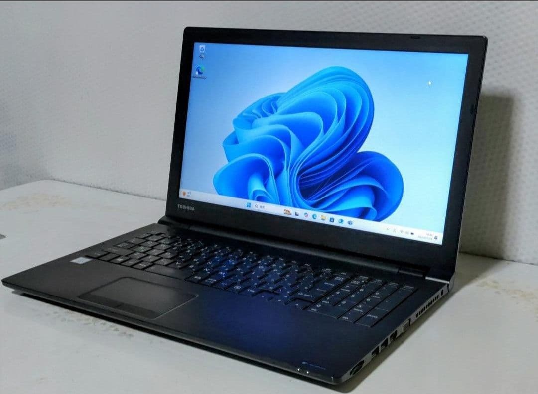 美品！！東芝 dynabook 8GB SSD 128GB DVD Win★N8