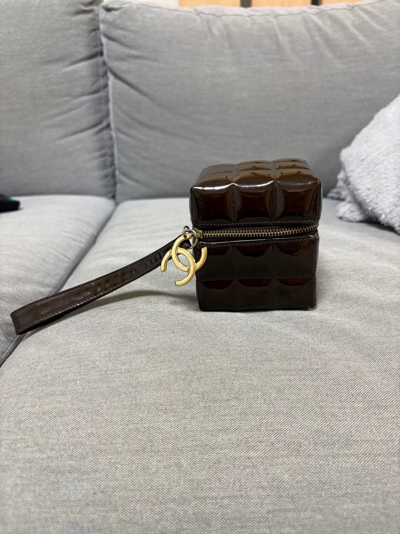 CHANEL ブラウン パーティーバッグ　エナメル　レア