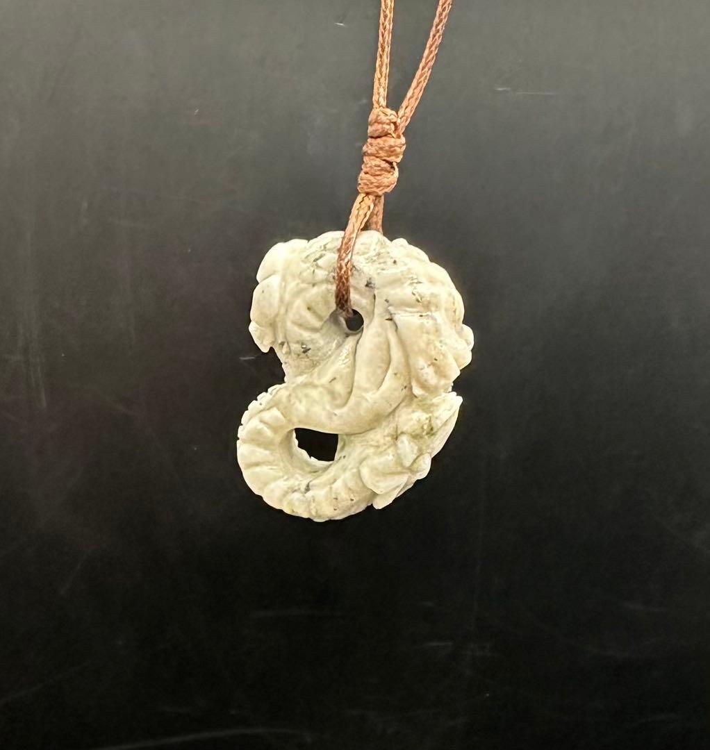 2025.3.28桜花神龍御守り　糸魚川花翡翠