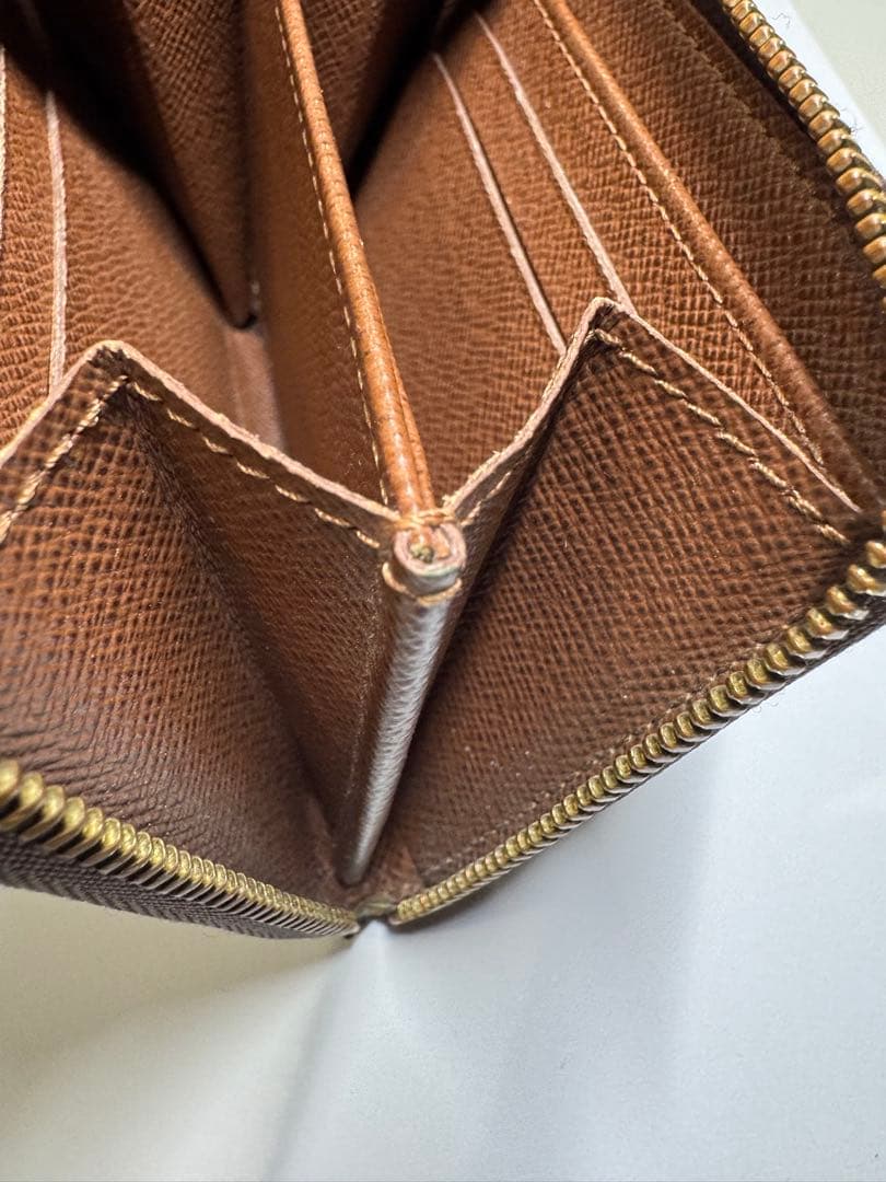 ルイヴィトン ジッピーパース モノグラム