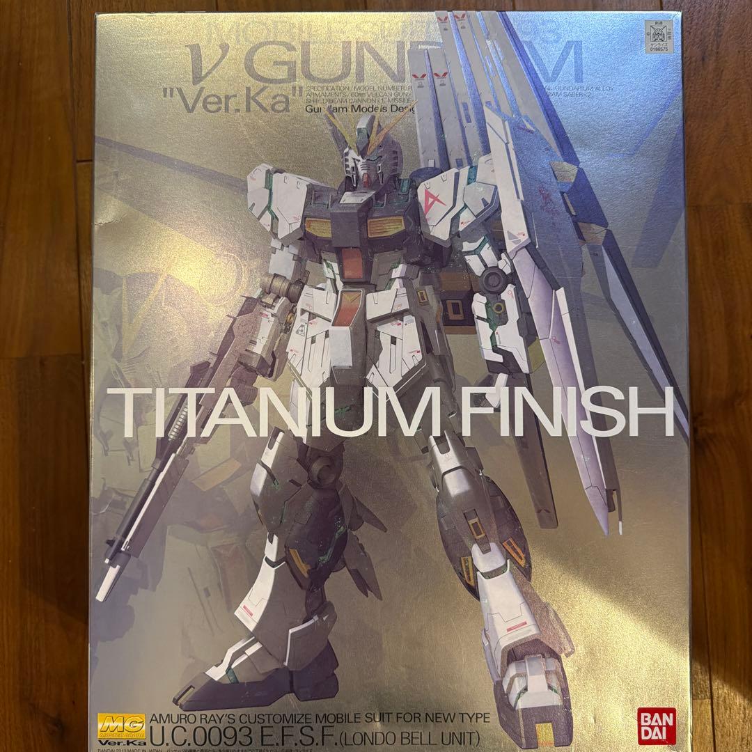 オズボン　MGνガンダムチタニウムフィニッシュ　未組み立て