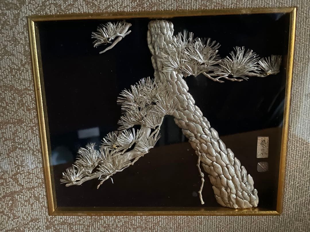 松の彫刻 アート作品 銀